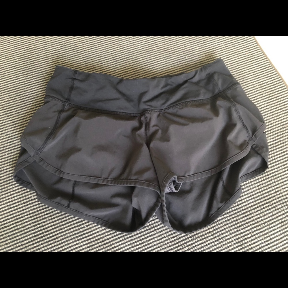 Lulu Run Times Shorts - size 4
